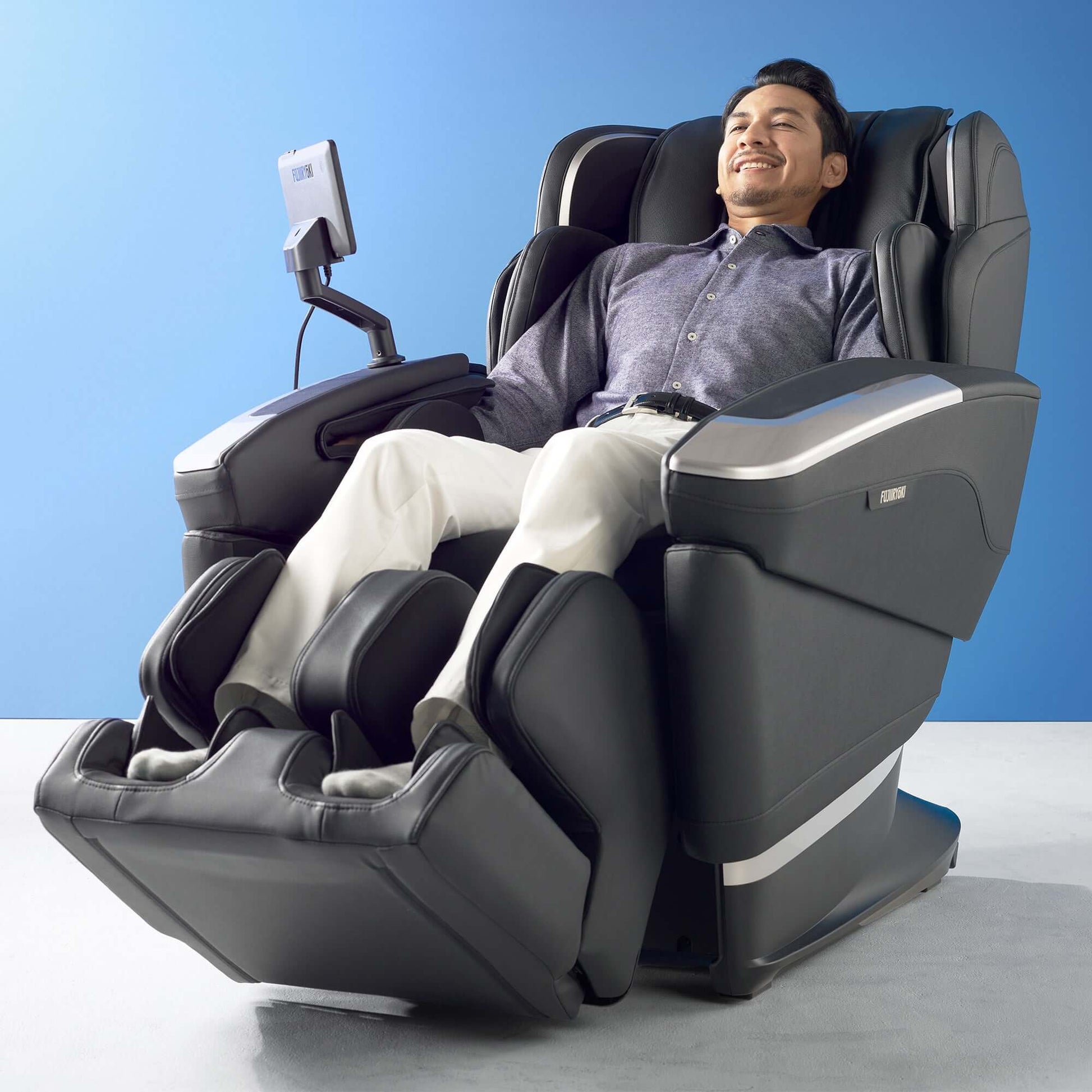 Cyber Relax Ai Made in Japan 5D Ai Ultra Premium Massage Chair